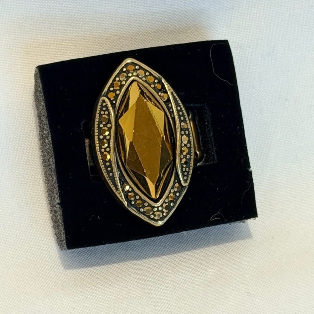 Paparazzi Ring ~ Let Me Take a REIGN Check - Brass